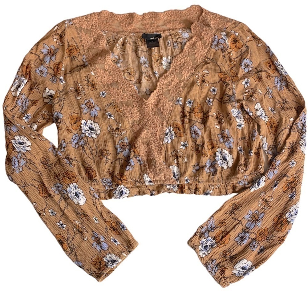WET SEAL FLORAL LACE‎ CROPPED BLOUSE SIZE MEDIUM